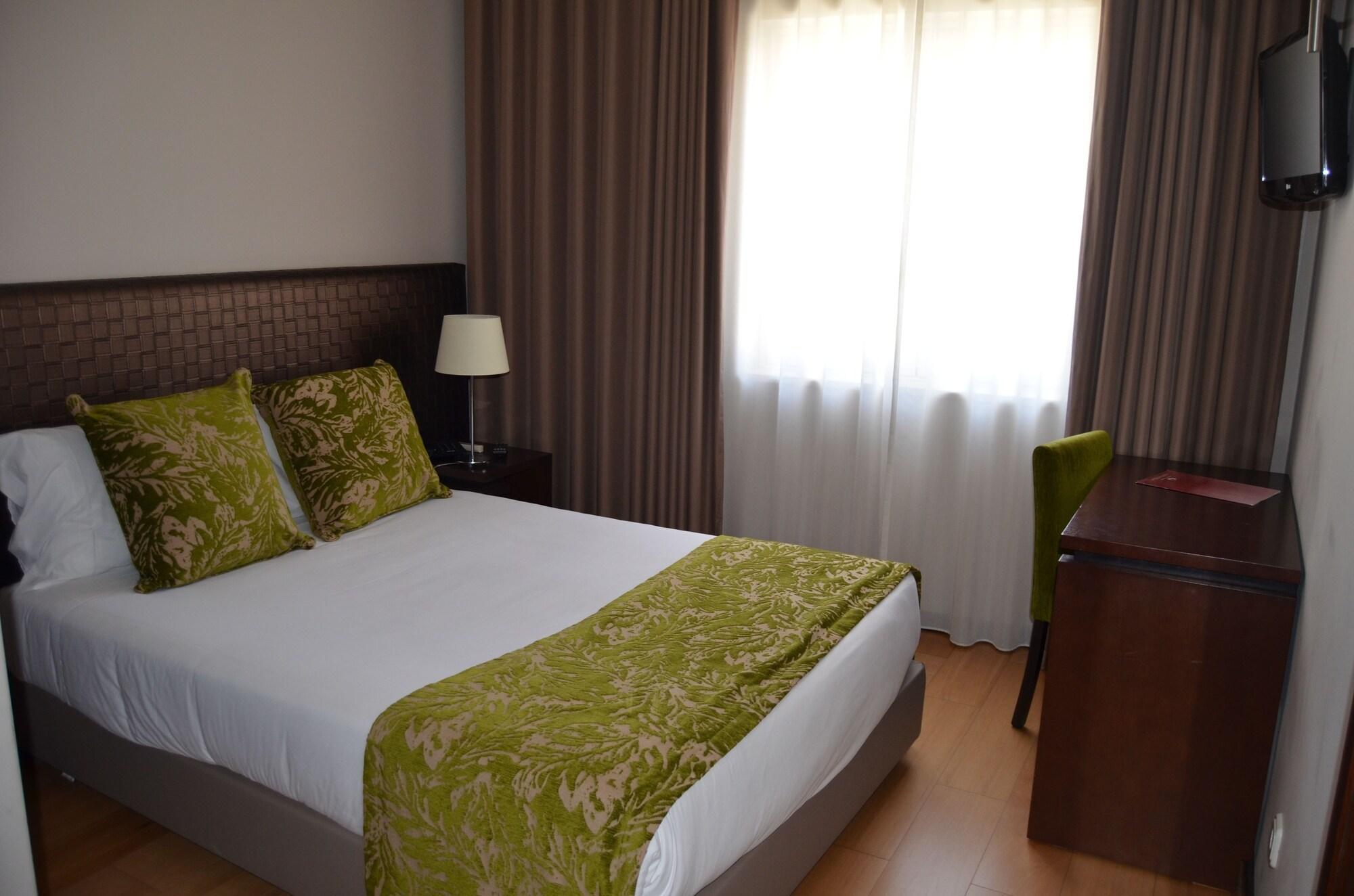 Hotel Torres Novas Buitenkant foto