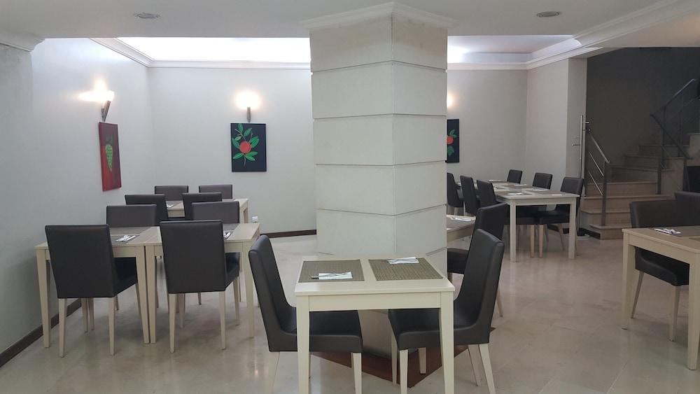 Hotel Torres Novas Buitenkant foto