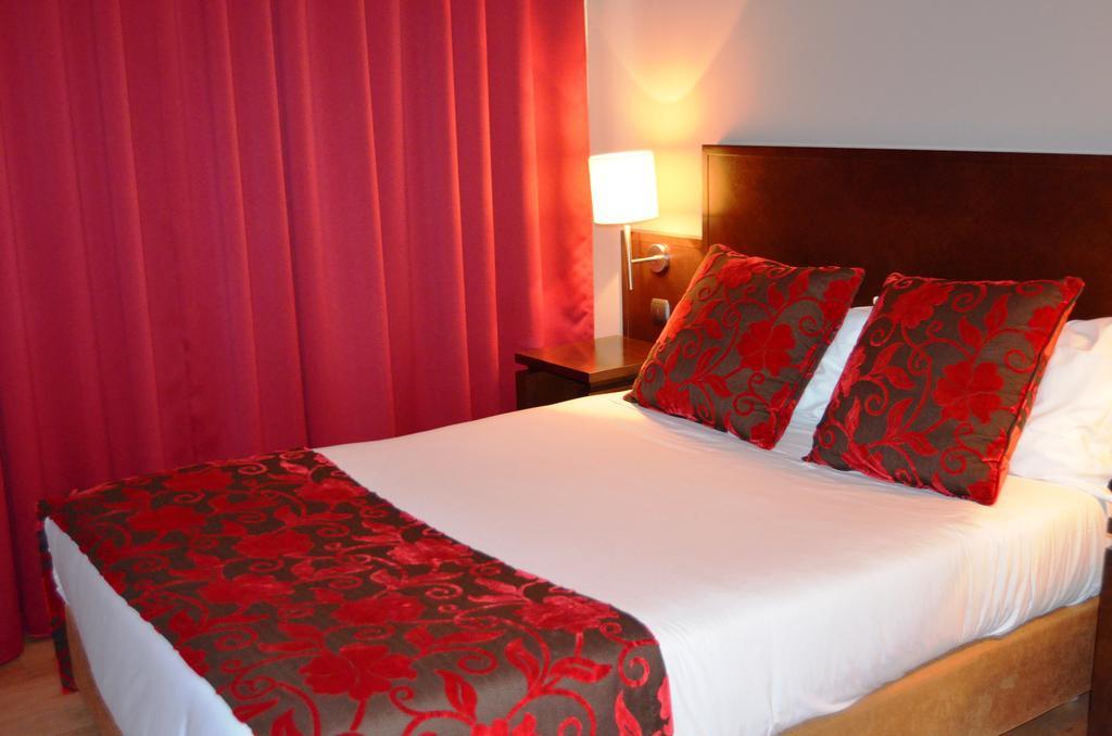 Hotel Torres Novas Buitenkant foto